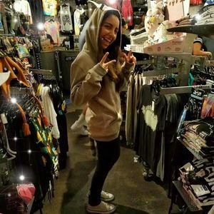 Meet your Posher, Jaqueline